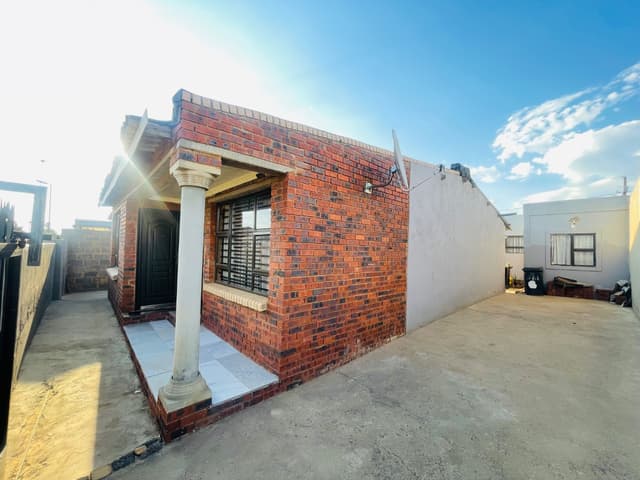 Listing photo