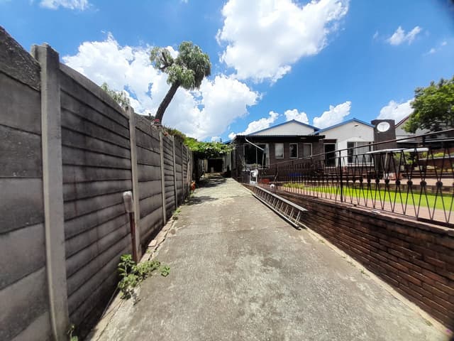 Listing photo