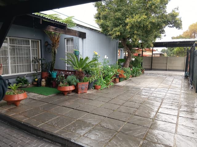 Listing photo