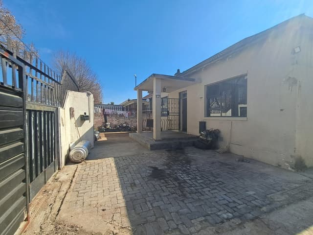 Listing photo