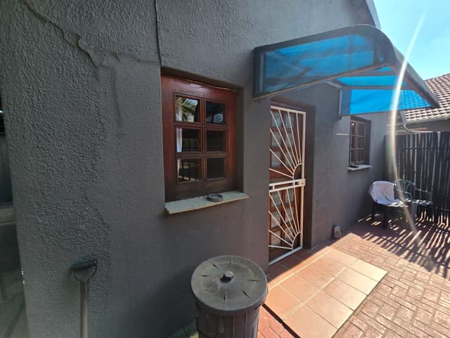 Listing photo