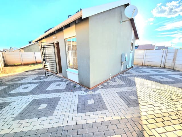 Listing photo