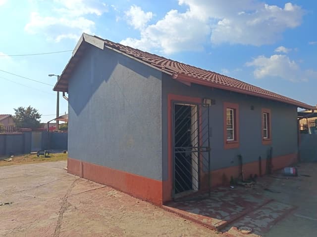 Listing photo