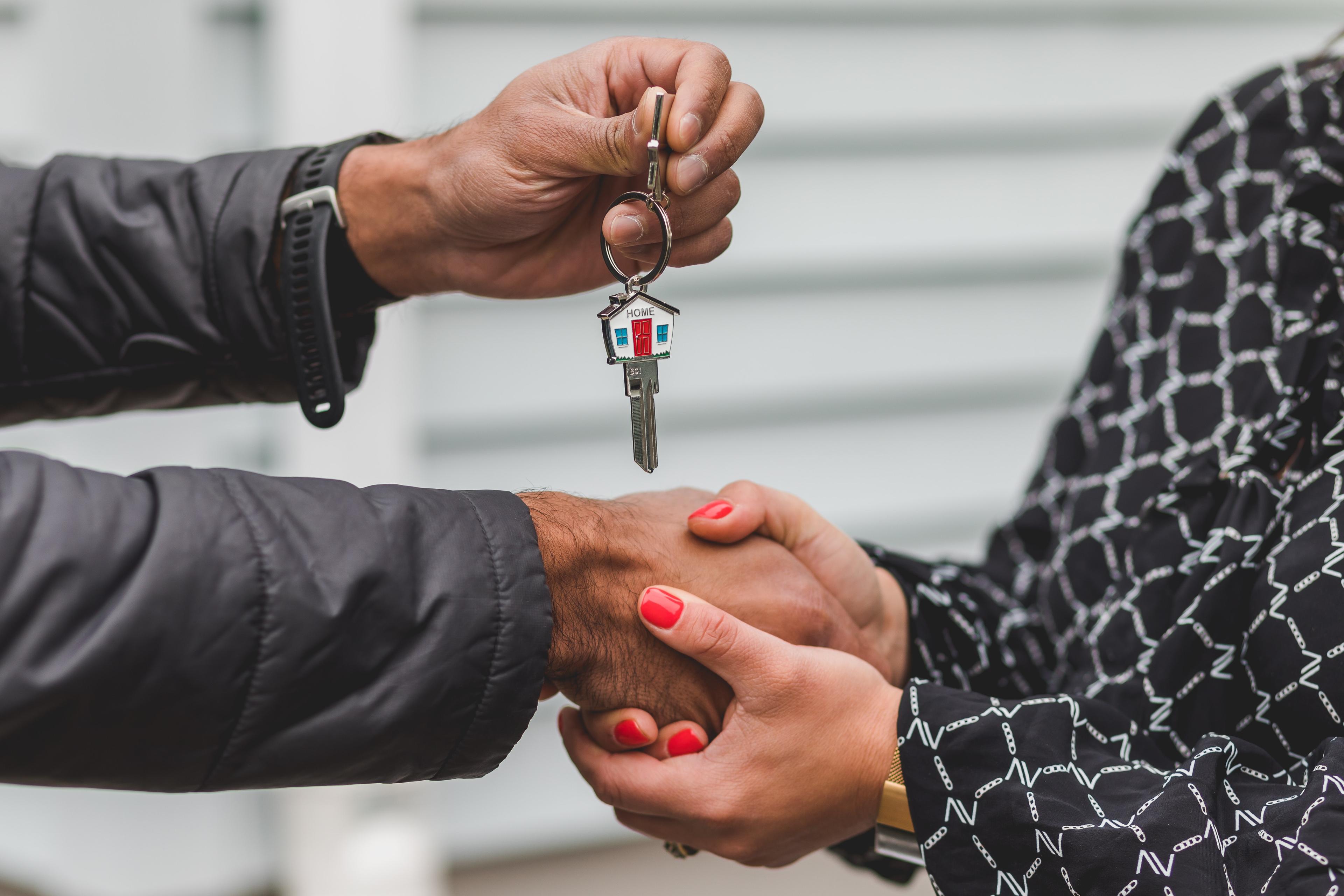 SECURING YOUR RENTAL INVESTMENT: HOW TO CHOOSE THE RIGHT TENANT