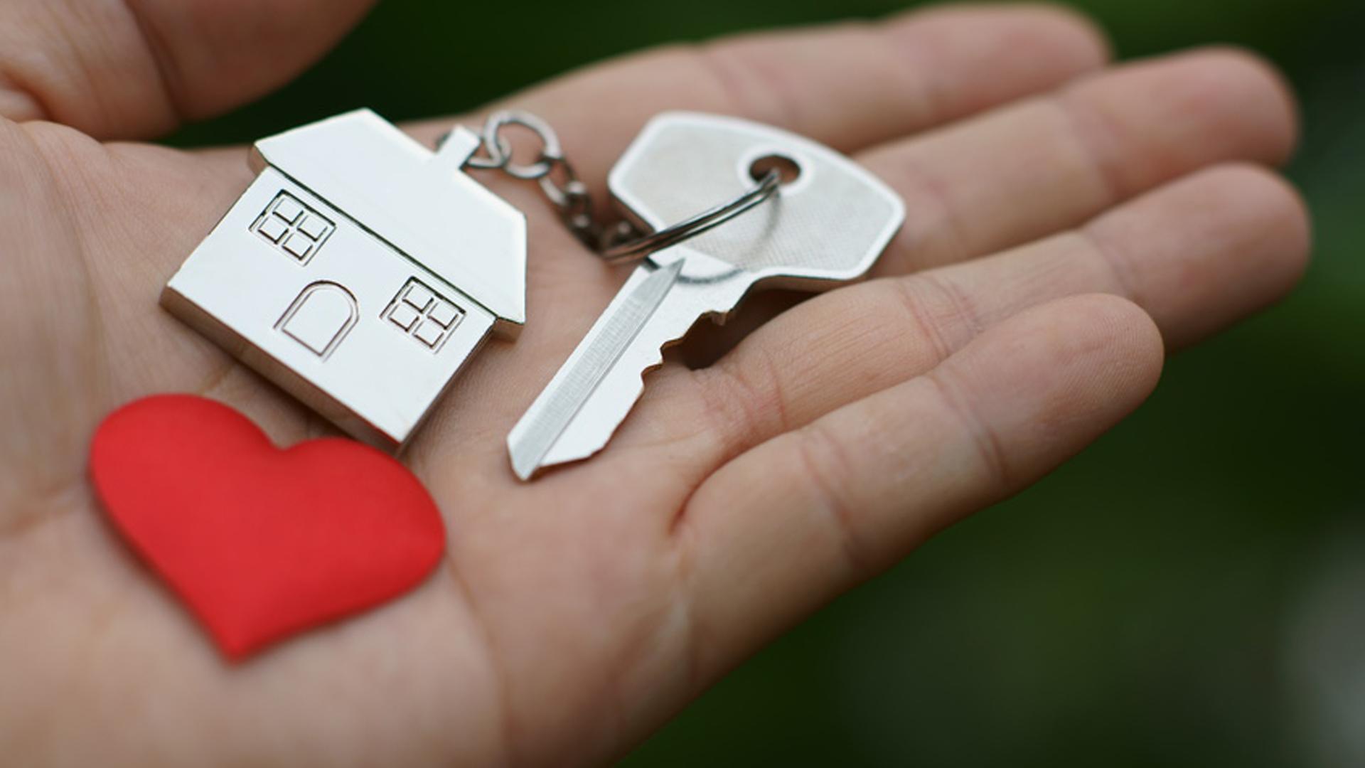WAYS TO COPE WITH SELLING YOUR CHILDHOOD HOME