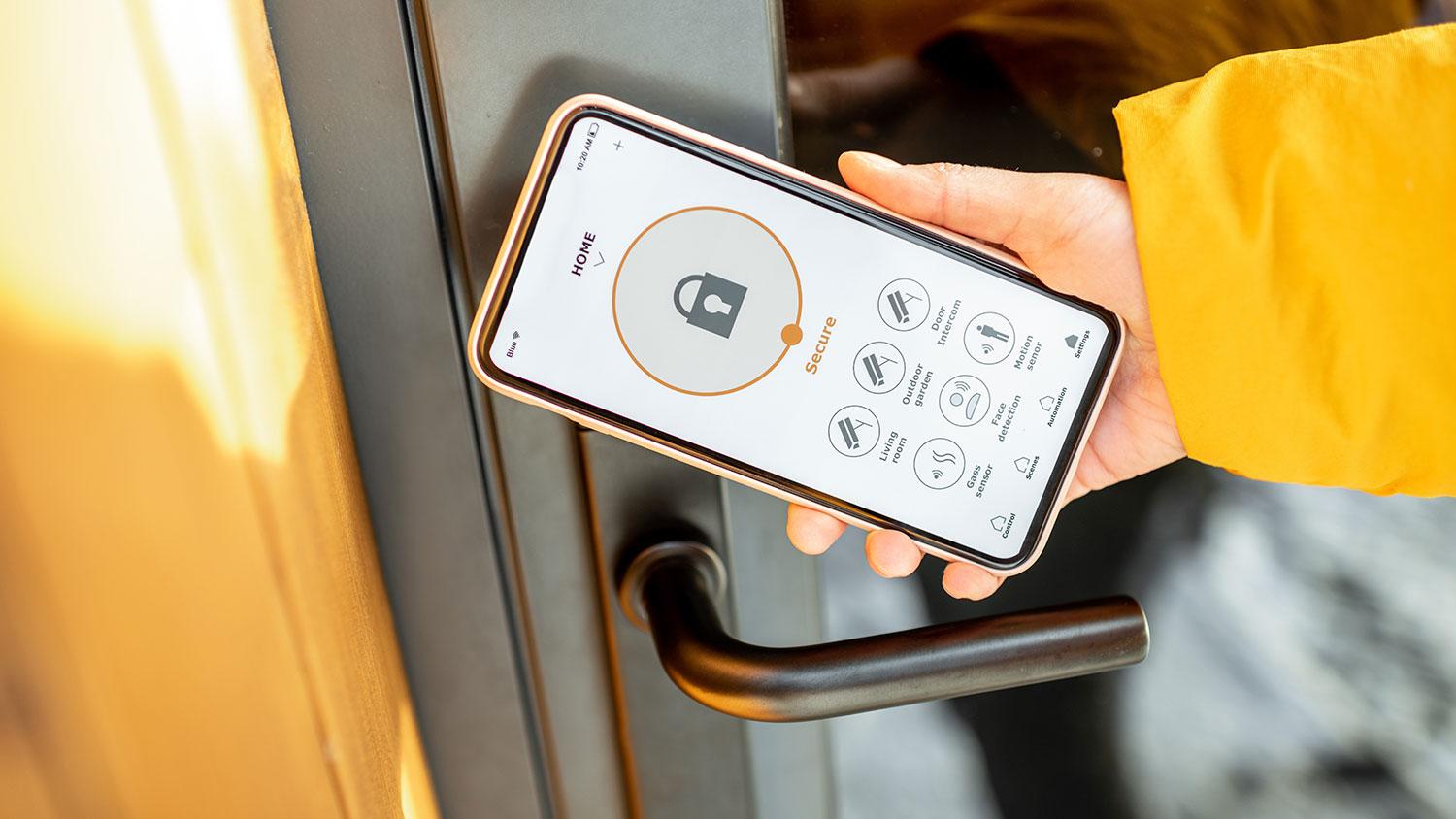 PROS & CONS OF SMART SECURITY SYSTEMS