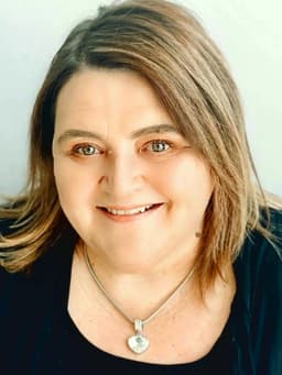 Amelia Naude