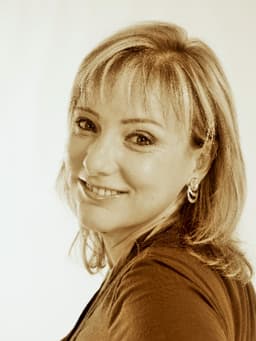 Stefanie van der Walt