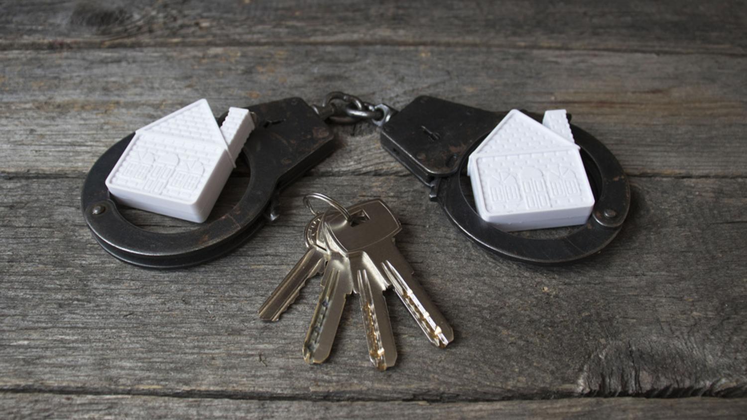 SIGNS THAT YOUR TENANTS IS GETTING HIGH IN YOUR HOME